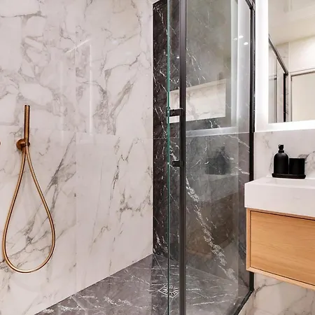 Chic - 2br-6p - Opera House Apartman *
